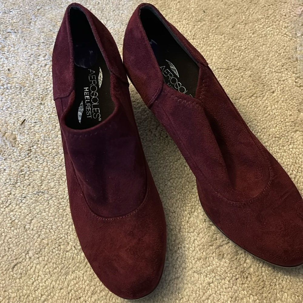 Aerosoles Heel Rest Moon rise Burgundy Pumps Sz 8.5 NWOT